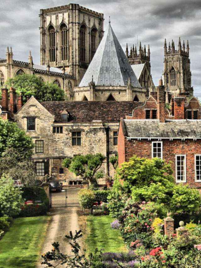 Top 10 Tourist Places in UK